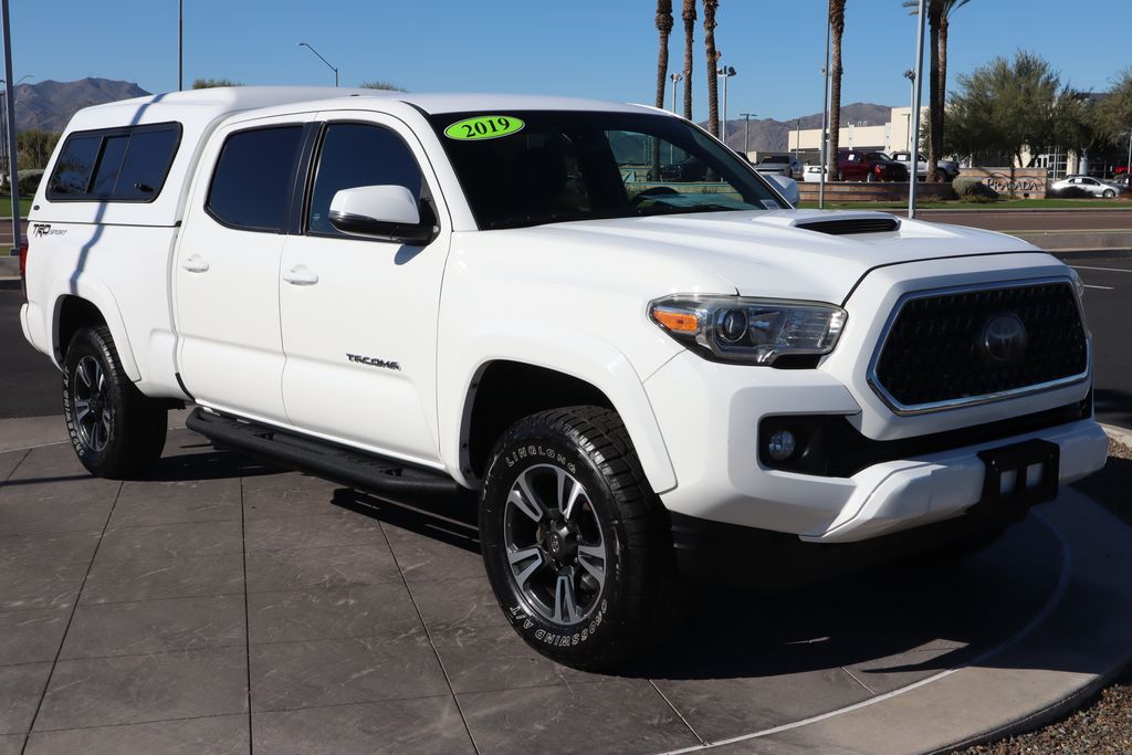 Thumbnail: 2019 Toyota Tacoma - 3
