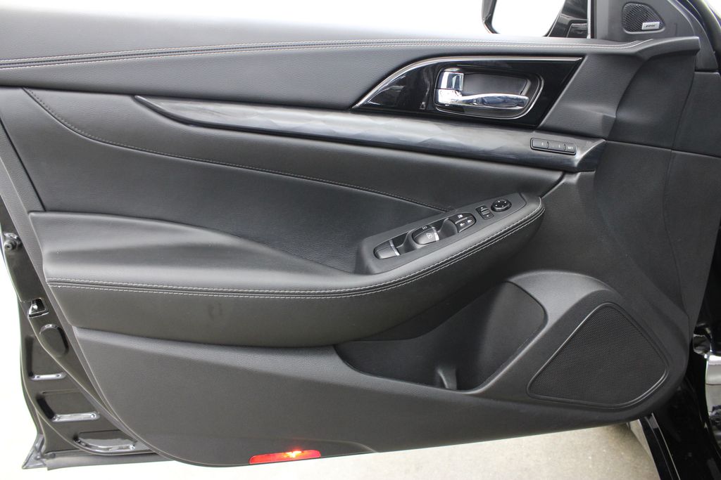 used 2023 Nissan Maxima car