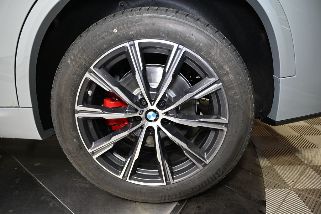 2026 BMW X5 xDrive40i 12