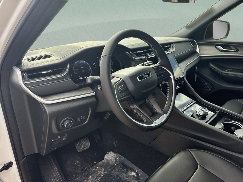 New 2025 White Jeep Limited image 32