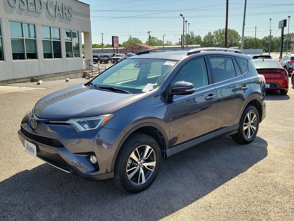 2018 Toyota RAV4 XLE - 4