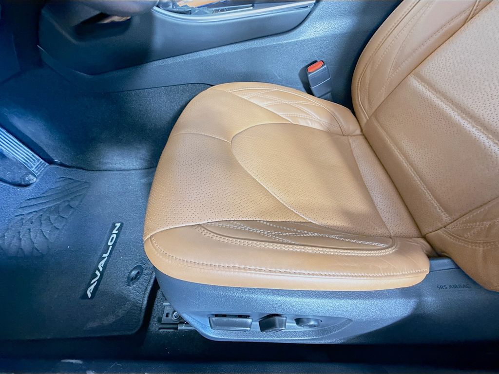 Thumbnail: 2020 Toyota Avalon - 19