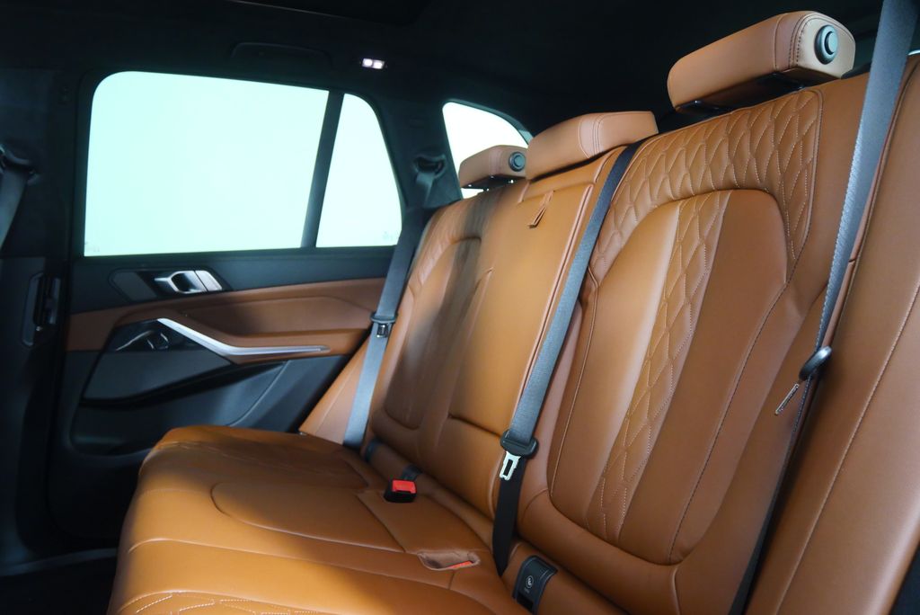 Thumbnail: 2026 BMW X5 - 15