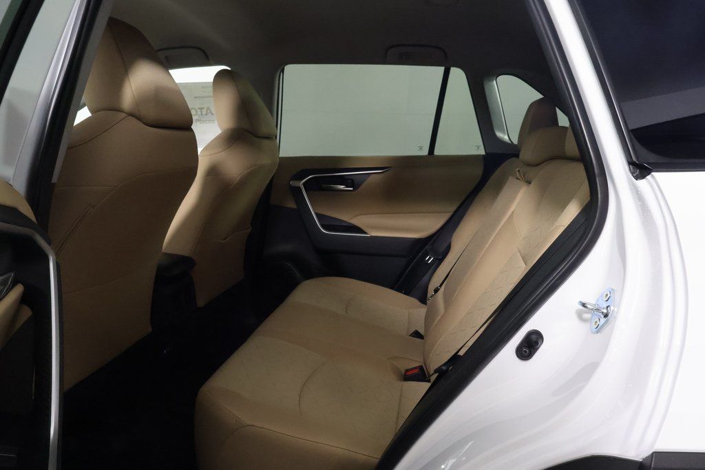 Thumbnail: 2025 Toyota RAV4 - 6