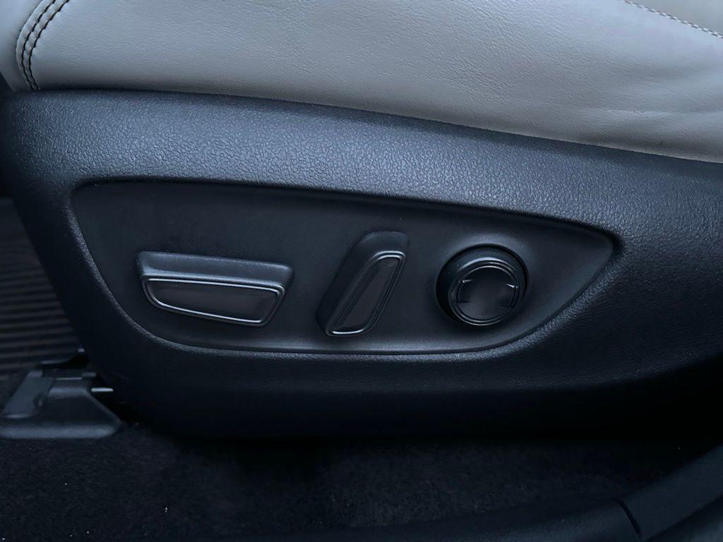 Thumbnail: 2023 Toyota RAV4 - 16