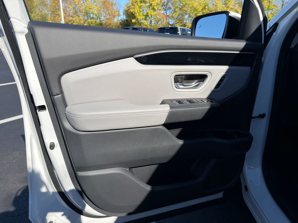 Thumbnail: 2025 Honda Pilot - 19