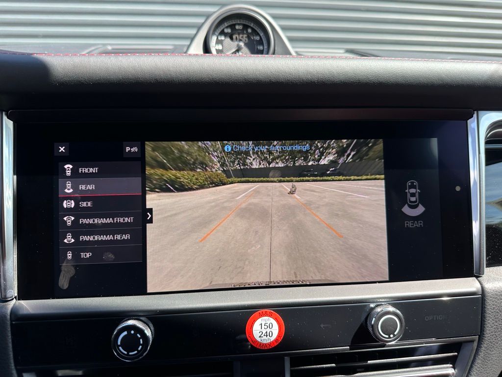 Thumbnail: 2025 Porsche Macan - 27