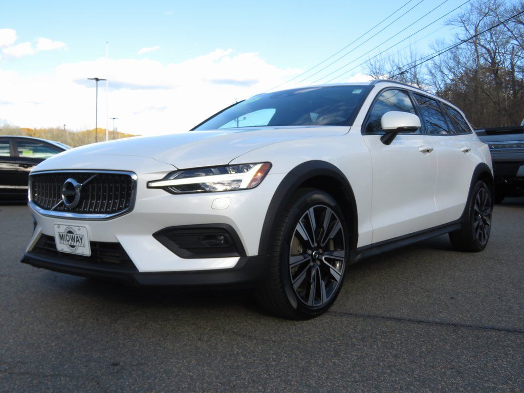 2022 Volvo V60 Cross Country T5 AWD