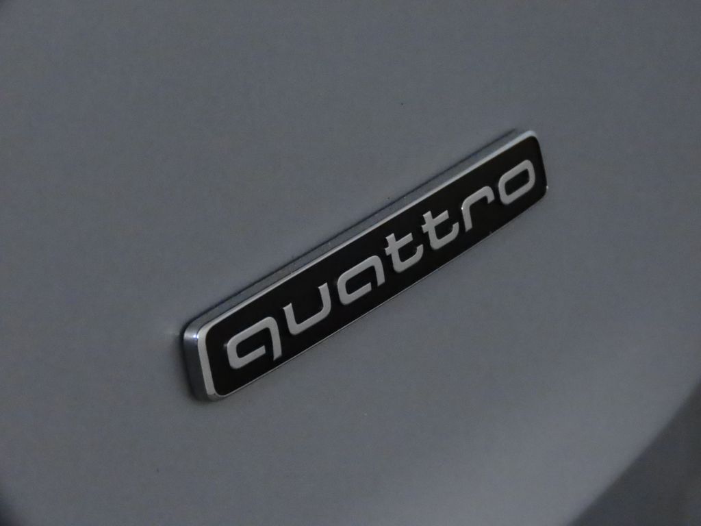 Thumbnail: 2022 Audi Q7 - 10