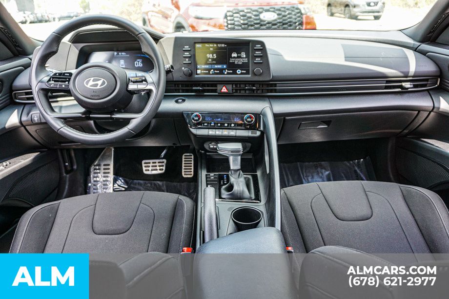 2025 Hyundai Elantra SEL - Photo 25