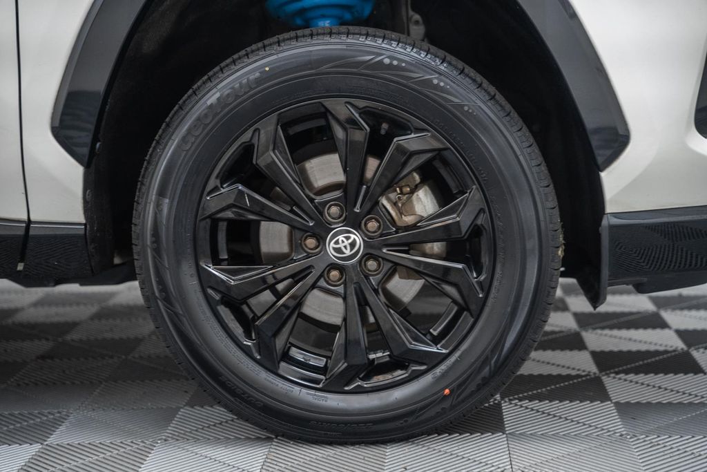 ToyotaRAV4 Hybrid17