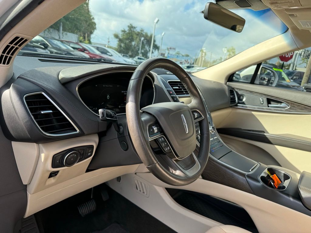 2019 Lincoln Nautilus Reserve 30