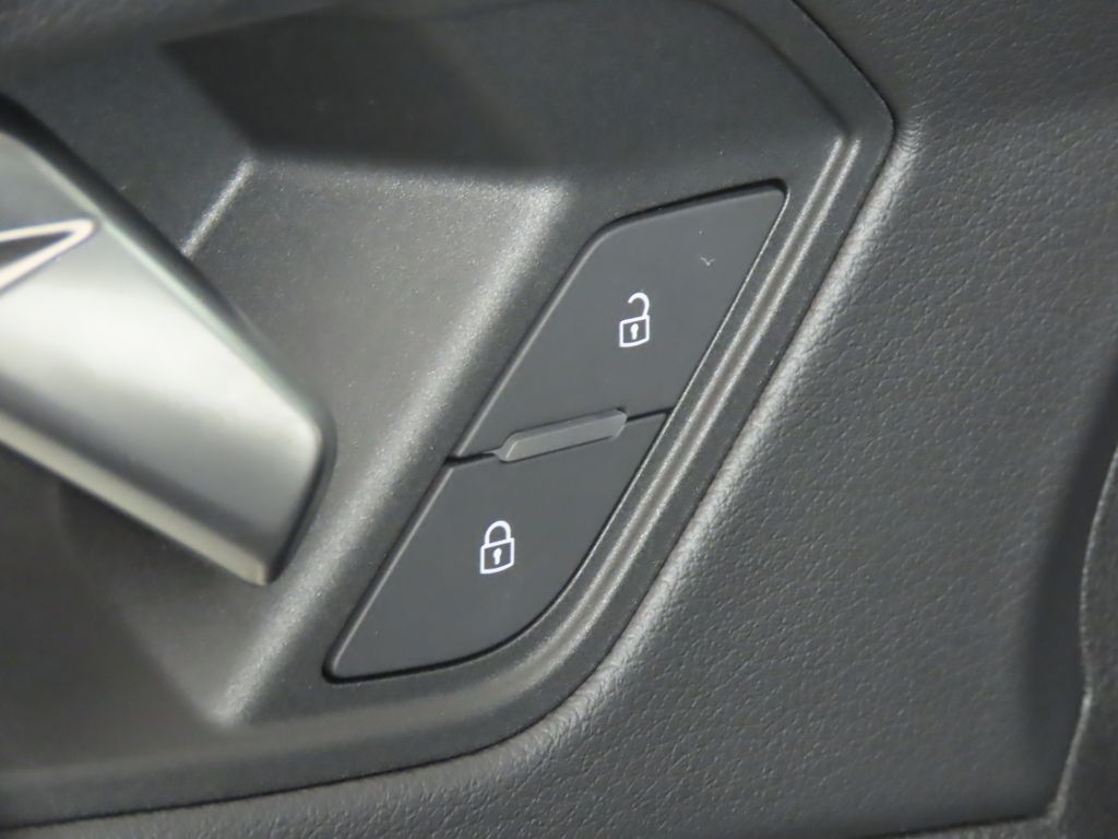 Thumbnail: 2025 Audi Q3 - 30