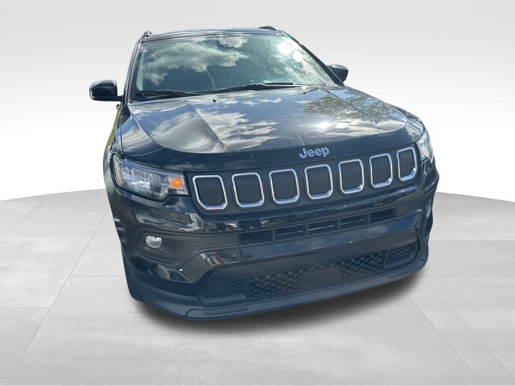 2022 Diamond Black Crystal Pearlcoat Jeep Compass Latitude 4X4 SUV