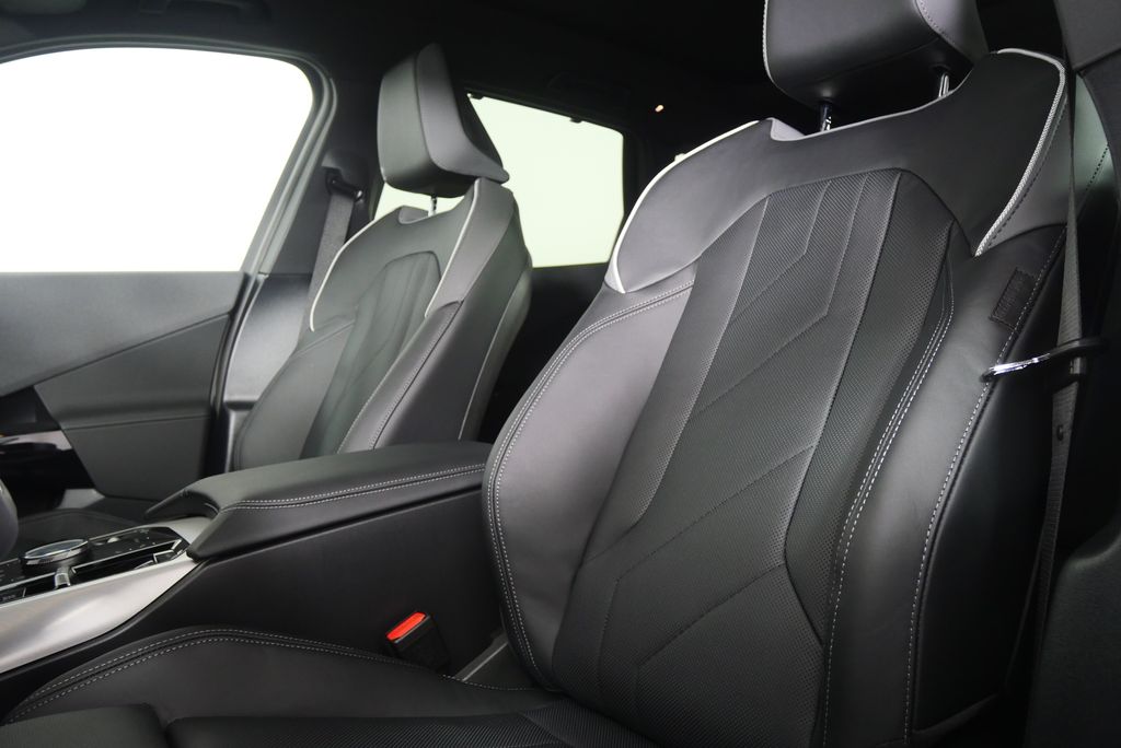 Thumbnail: 2026 BMW X3 - 11