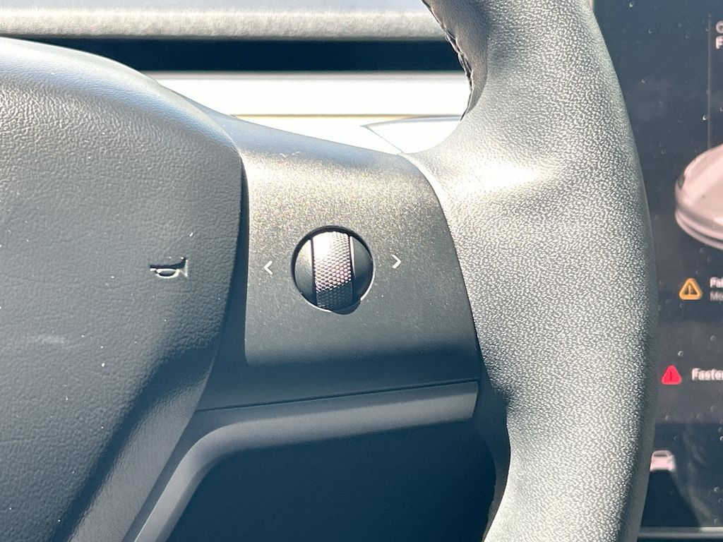 Thumbnail: 2023 Tesla Model 3 - 22