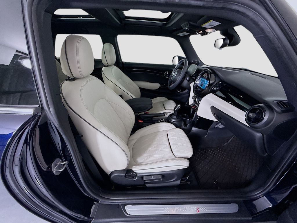 Thumbnail: 2023 MINI Cooper - 21