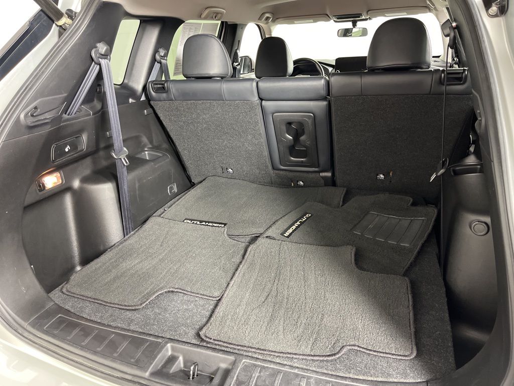 Thumbnail: 2024 Mitsubishi Outlander - 8