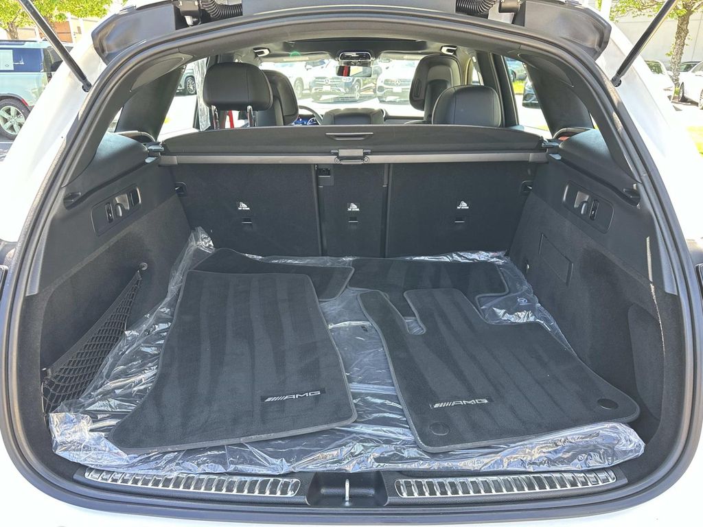 Thumbnail: 2025 Mercedes-Benz GLC - 26