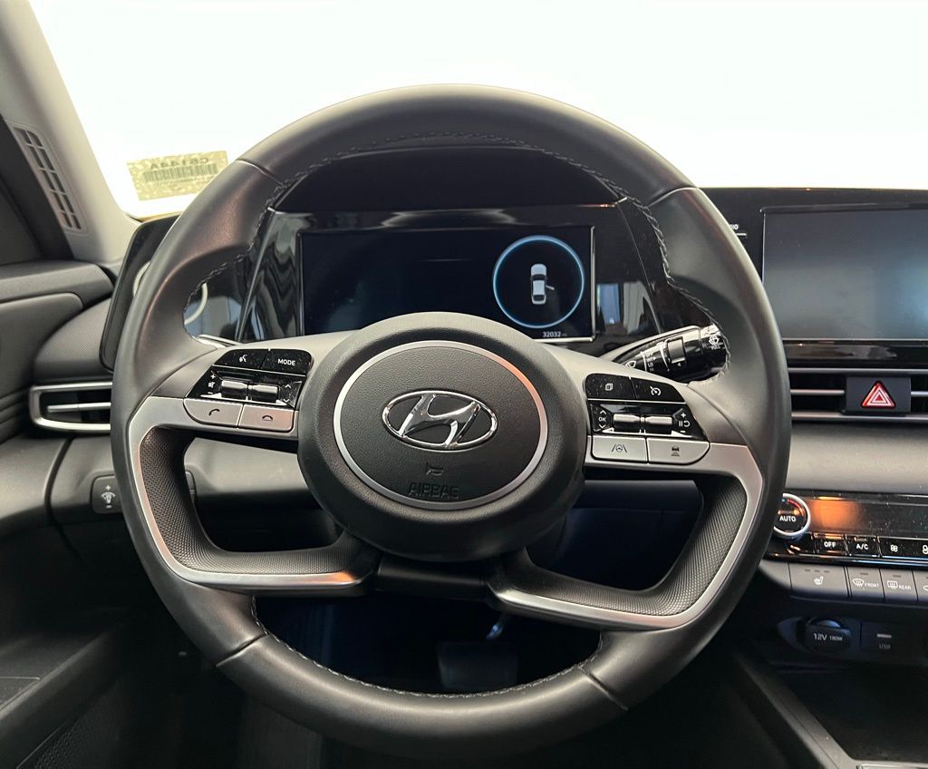 Thumbnail: 2021 Hyundai Elantra - 17