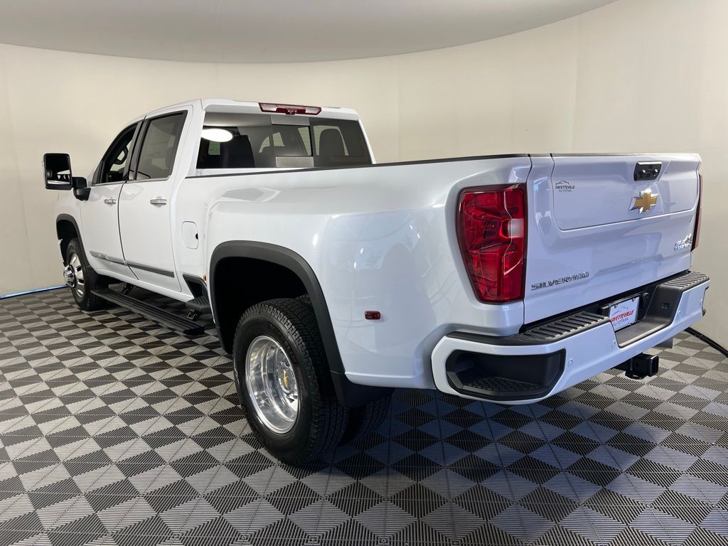 Thumbnail: 2026 Chevrolet Silverado 3500 - 3