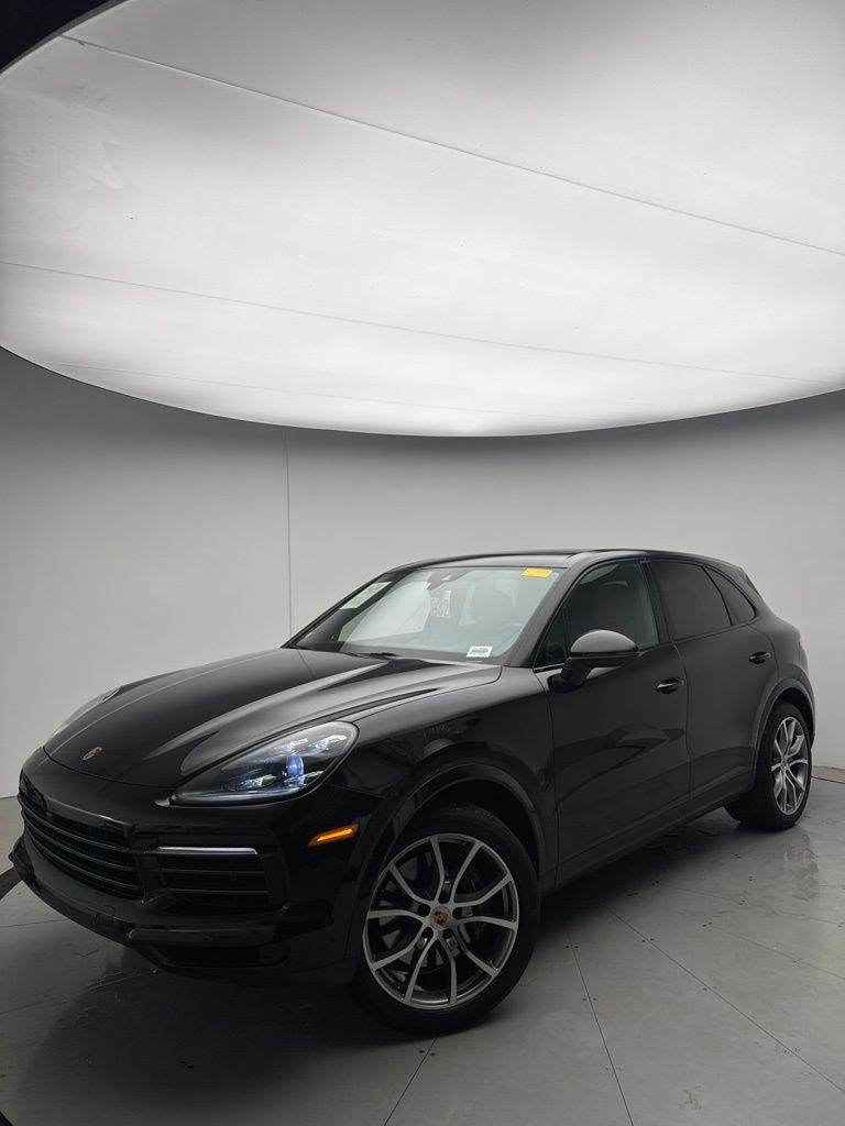 2022 Porsche Cayenne Platinum Edition's photo