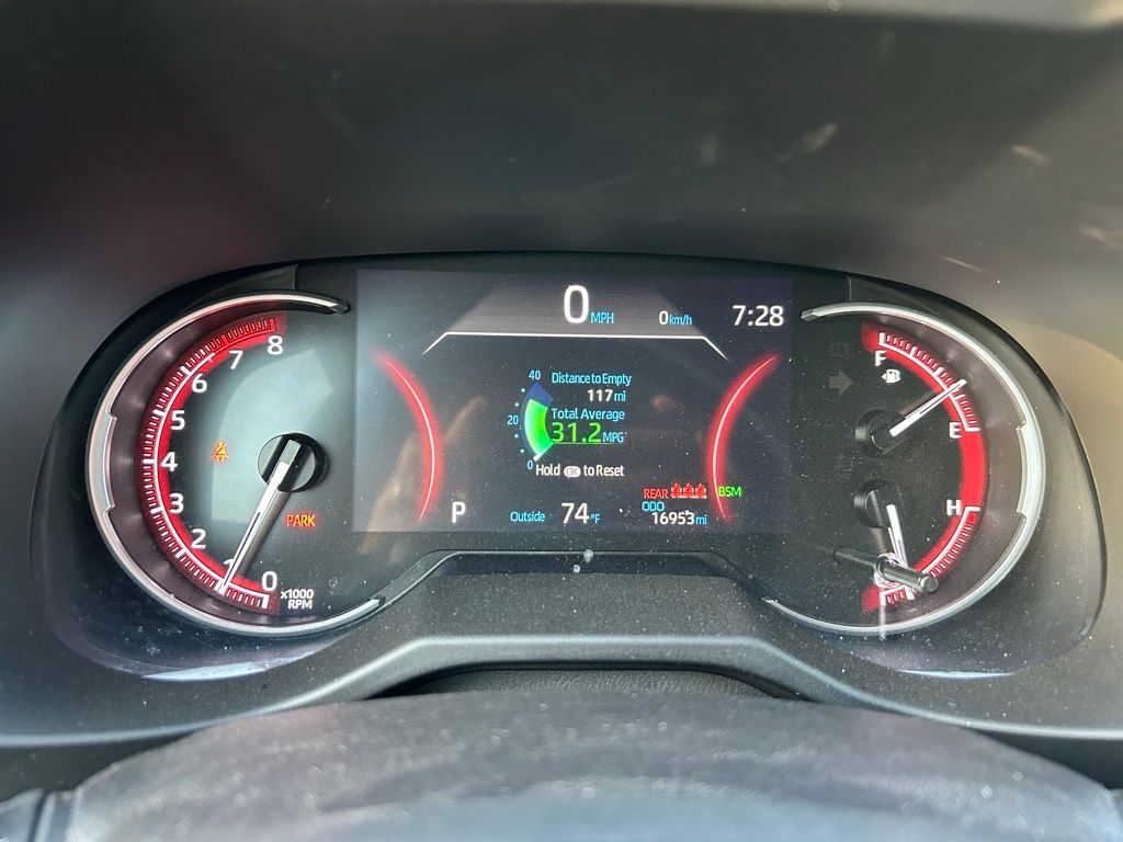 2024 Toyota RAV4 XLE 23