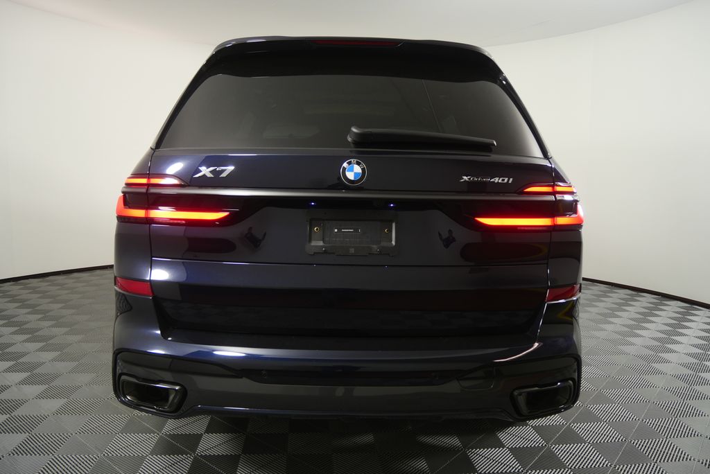 Thumbnail: 2026 BMW X7 - 4