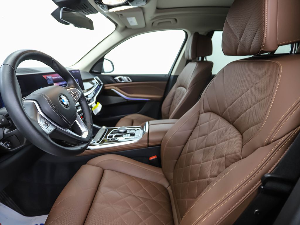 Thumbnail: 2023 BMW X7 - 10