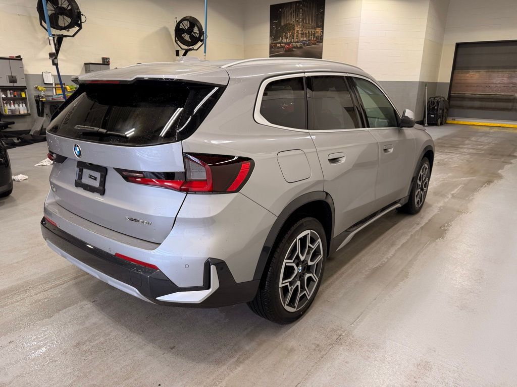 Thumbnail: 2025 BMW X1 - 6