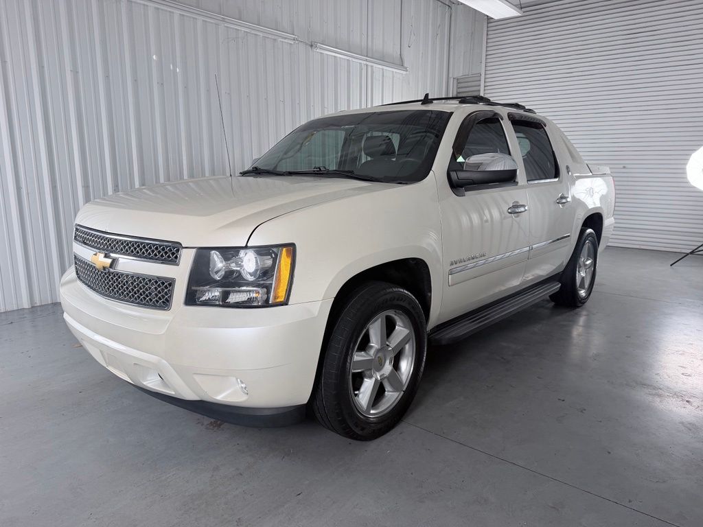 2013 Chevrolet Avalanche LTZ Black Diamond Edition RWD   