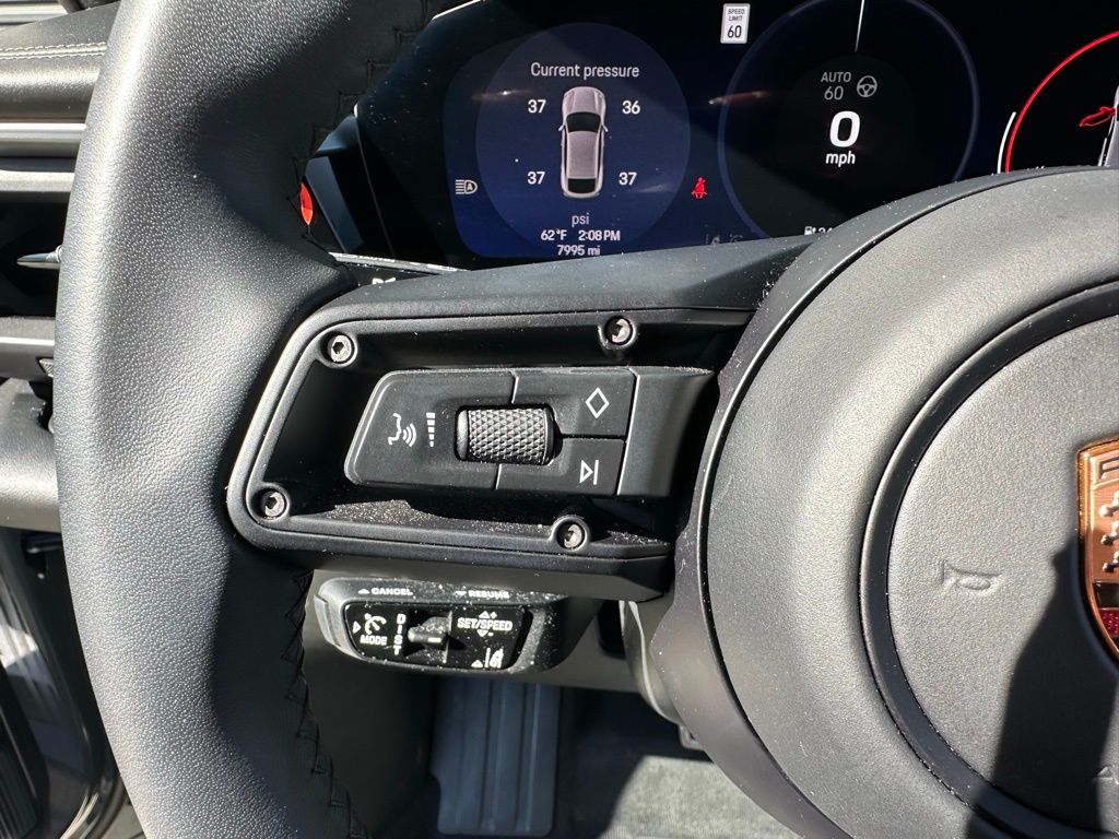 Thumbnail: 2025 Porsche Macan - 18