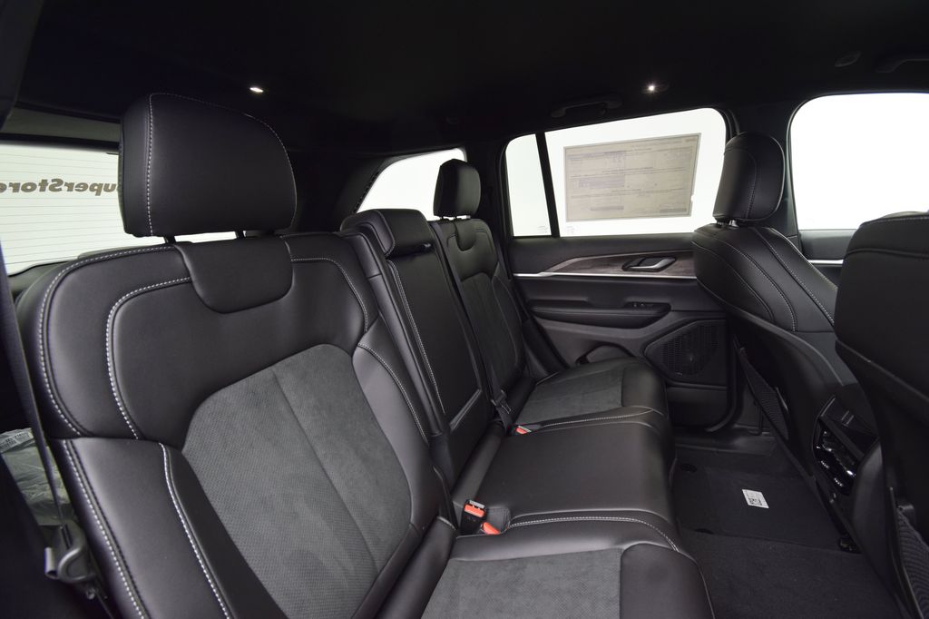 new 2026 Jeep Grand Cherokee car, priced at $47,476