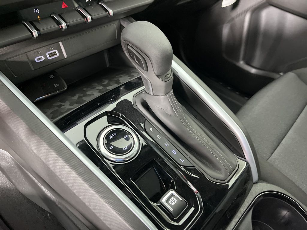 Thumbnail: 2026 Chevrolet Colorado - 31