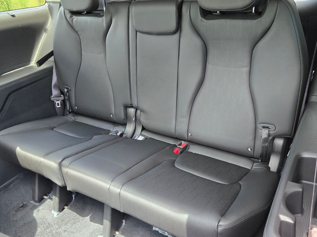 2027 Kia Carnival - $51,115