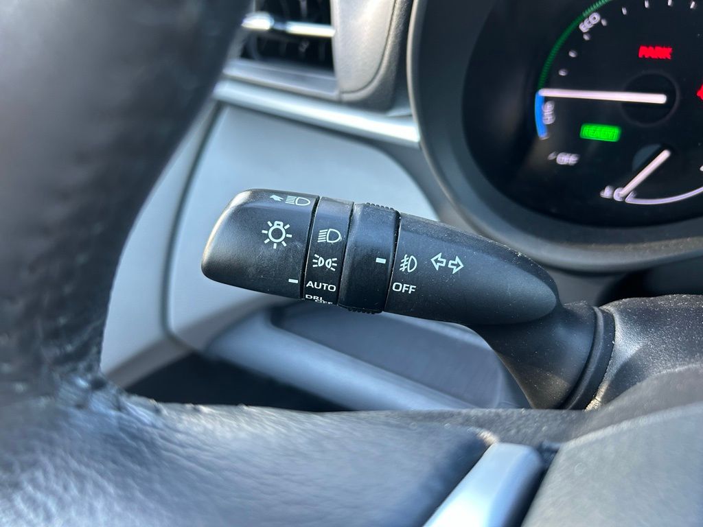 Thumbnail: 2024 Toyota Sienna - 23