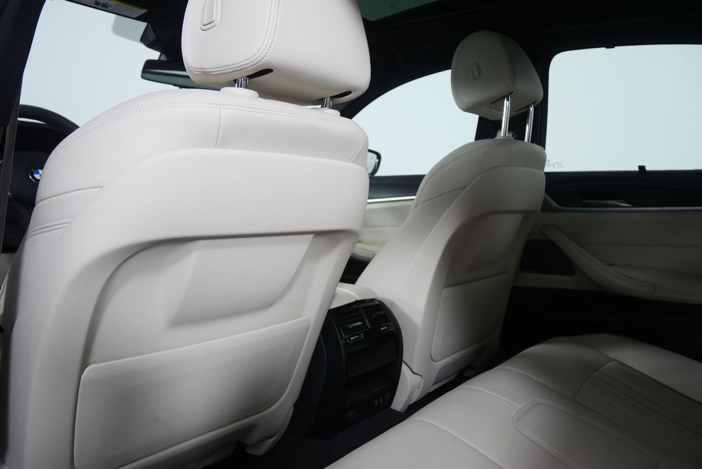 Thumbnail: 2023 BMW 5 Series - 16