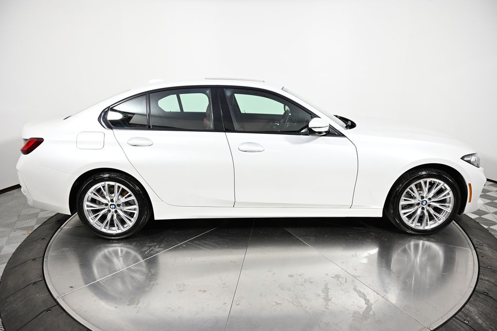 Thumbnail: 2023 BMW 3 Series - 6