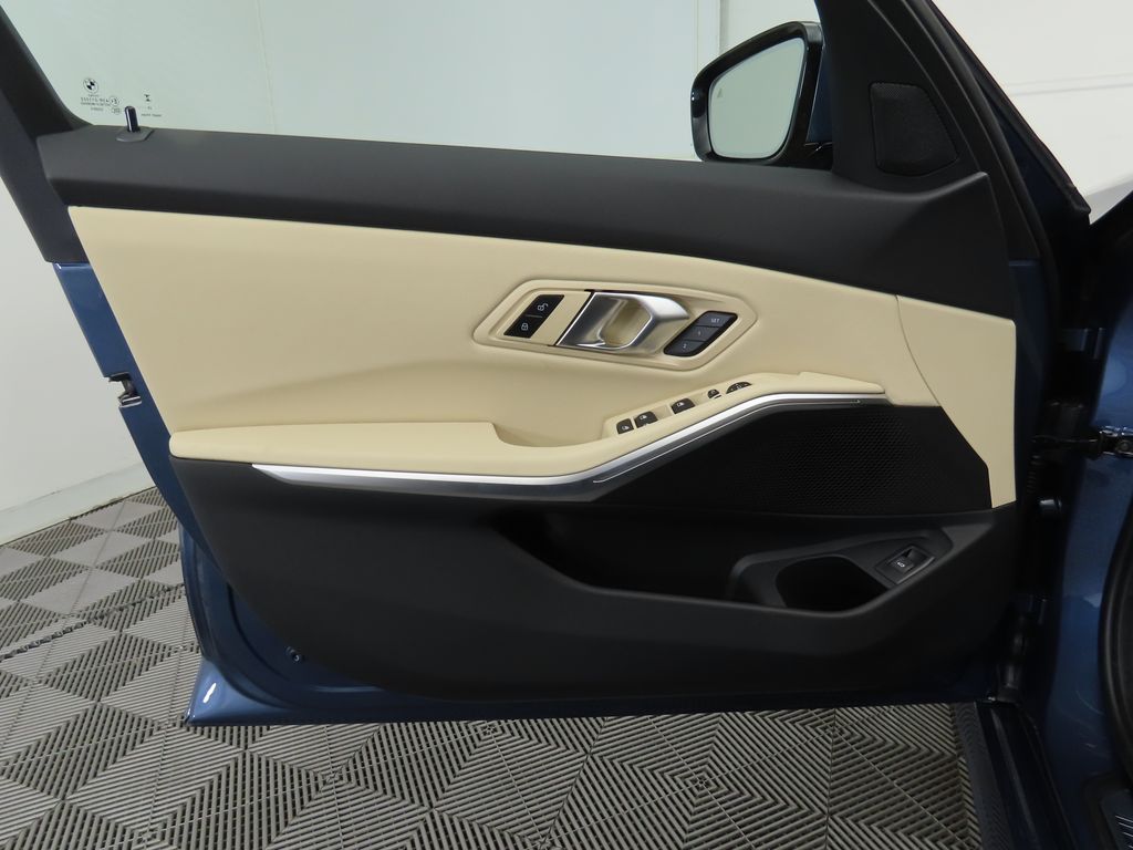 Thumbnail: 2026 BMW 3 Series - 23