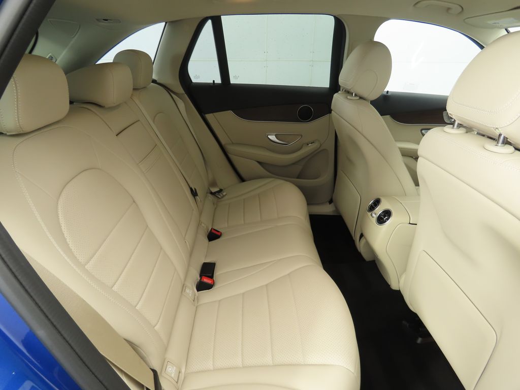 Thumbnail: 2022 Mercedes-Benz GLC - 22