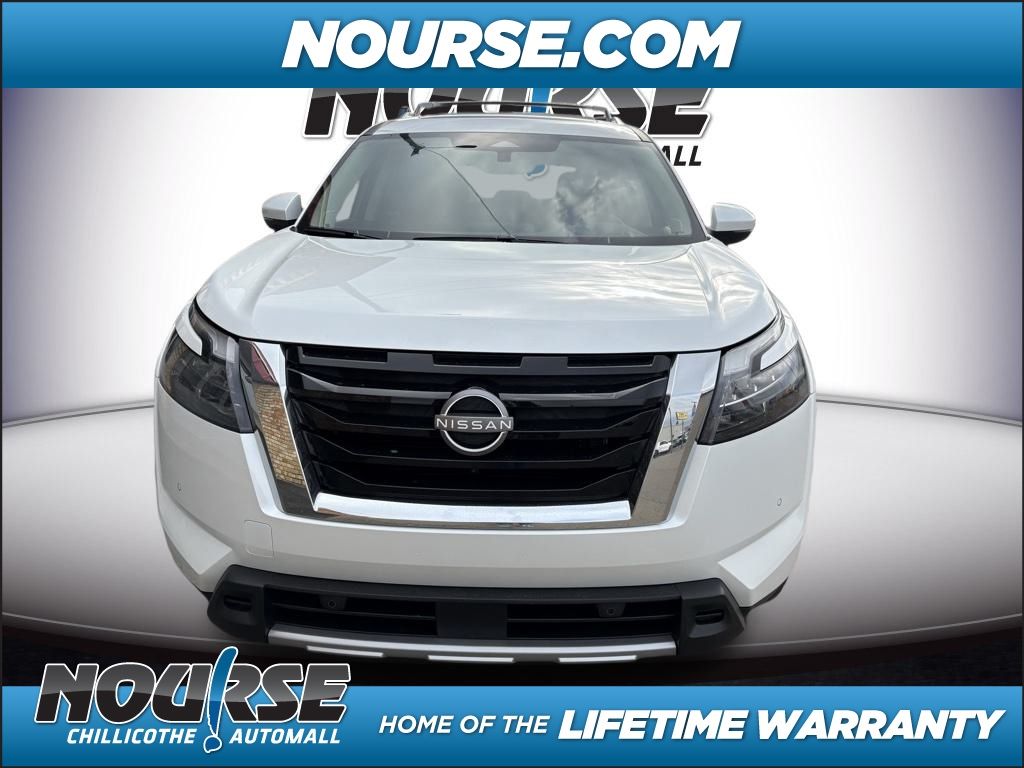2025 Nissan Pathfinder Platinum photo
