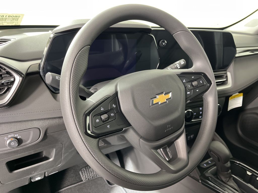 2025 Chevrolet TrailBlazer LS 23