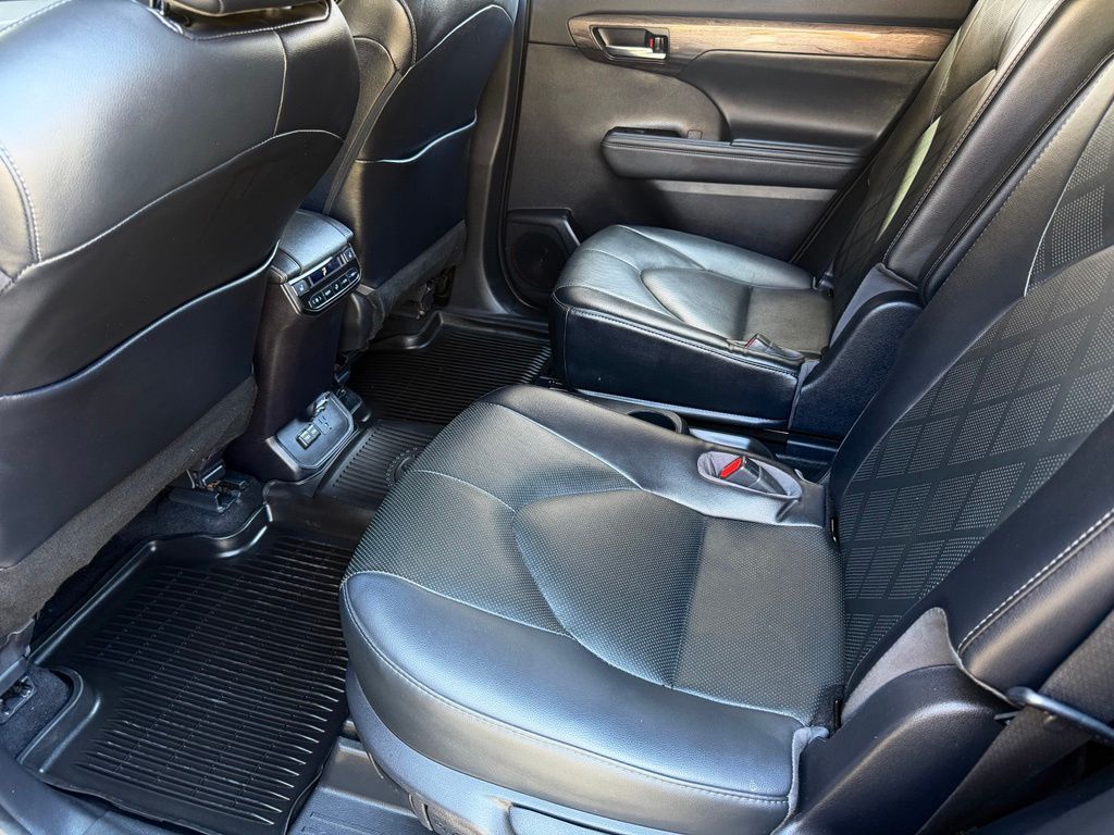 Used 2022 Toyota Highlander SUV