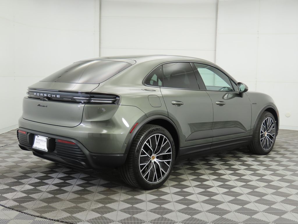 2024 Porsche Macan T 7