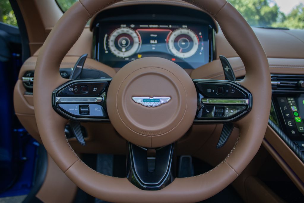 2025 Aston Martin DB12 Base - Photo 15