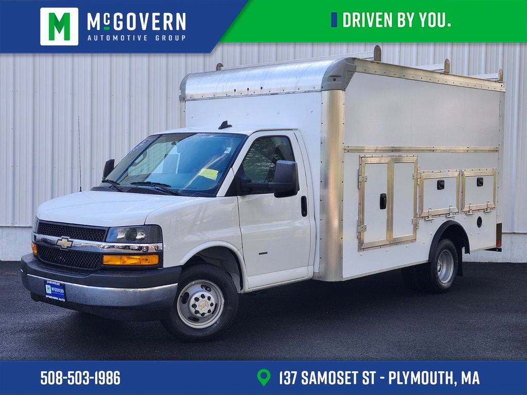 Summit White 2022 Chevrolet Express Chassis Van Rear-Wheel Drive 6-Speed Automatic Overdrive