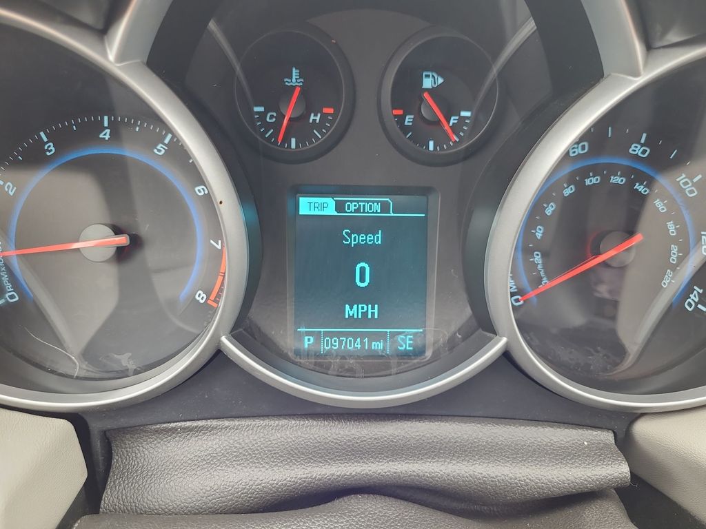 2014 Chevrolet Cruze LS 14