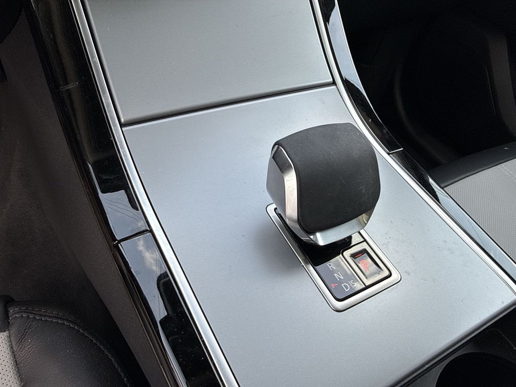 Thumbnail: 2025 Land Rover Range Rover Velar - 20