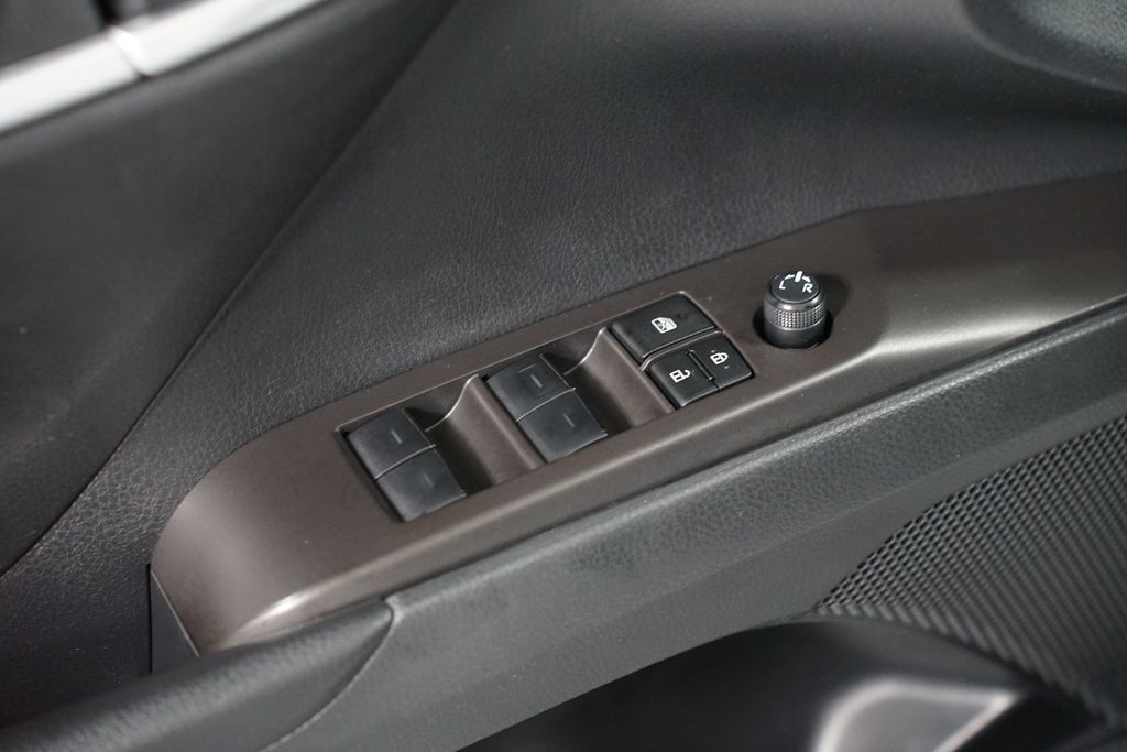 Thumbnail: 2023 Toyota Camry - 28