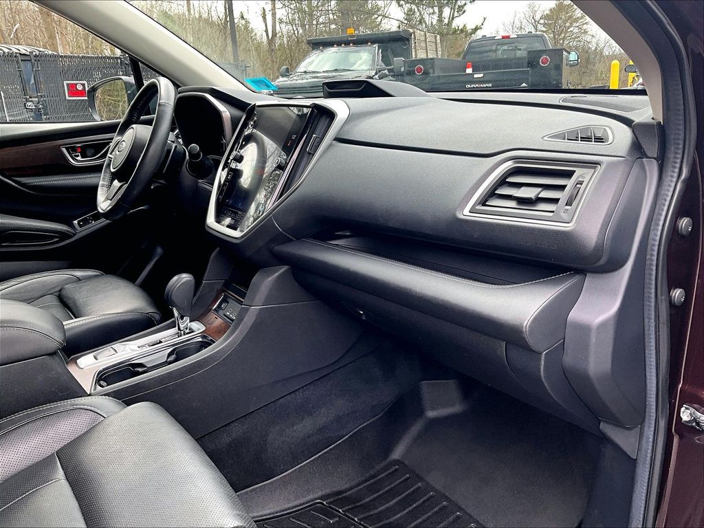 2024 Subaru Ascent — photo 17